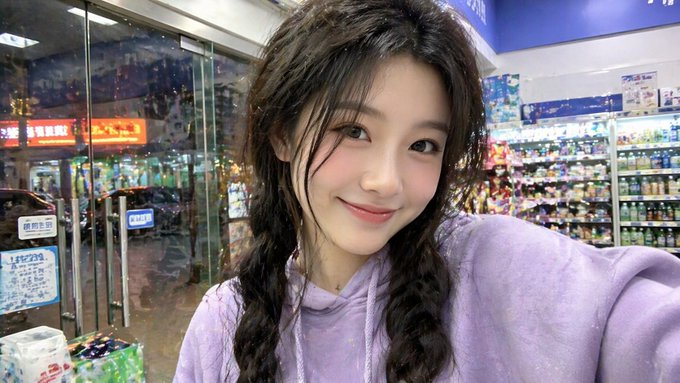 AI image generated from the “宅男必看绝美二次元少女” prompt